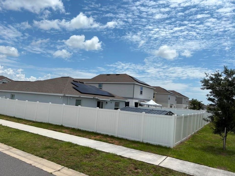For Rent: $2,300 (3 beds, 2 baths, 1580 Square Feet)
