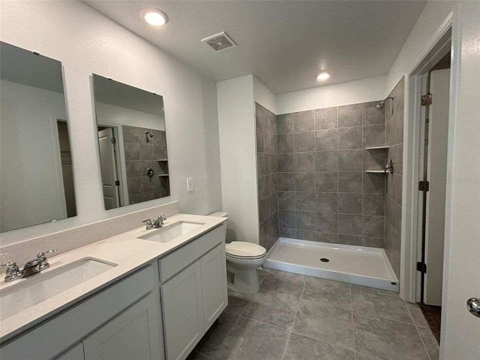 For Rent: $2,300 (3 beds, 2 baths, 1580 Square Feet)