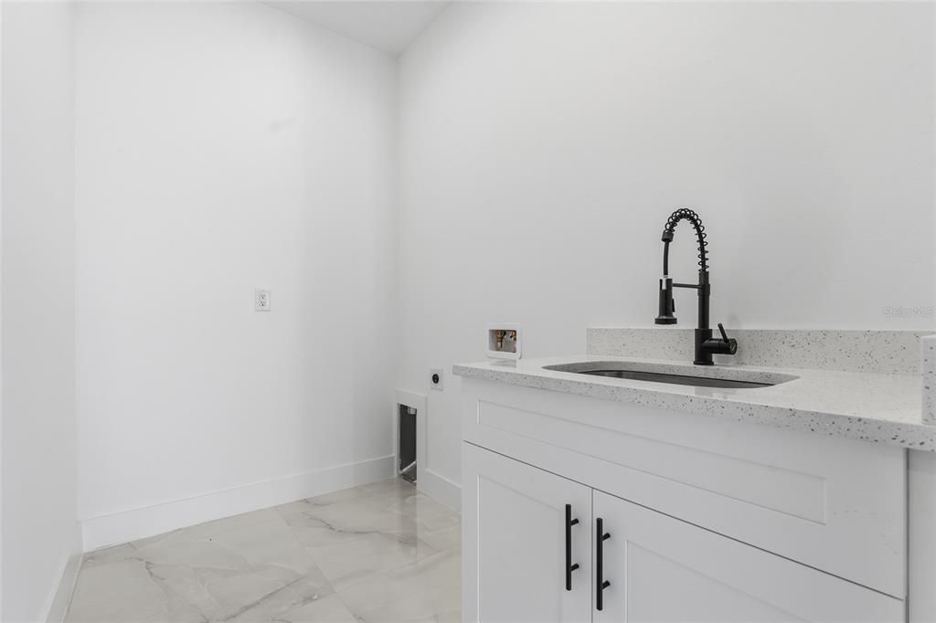 En Venta: $435,000 (3 camas, 3 baños, 1734 Pies cuadrados)