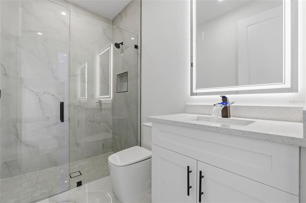 En Venta: $435,000 (3 camas, 3 baños, 1734 Pies cuadrados)