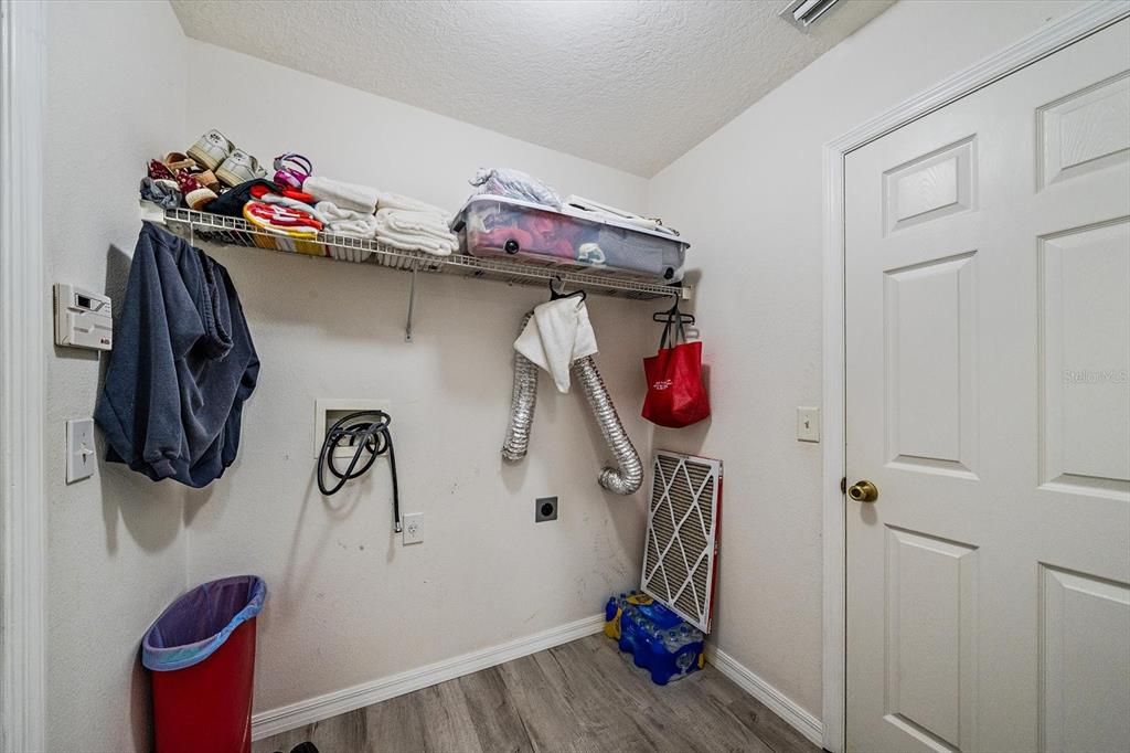 En Renta: $2,500 (3 camas, 2 baños, 2084 Pies cuadrados)
