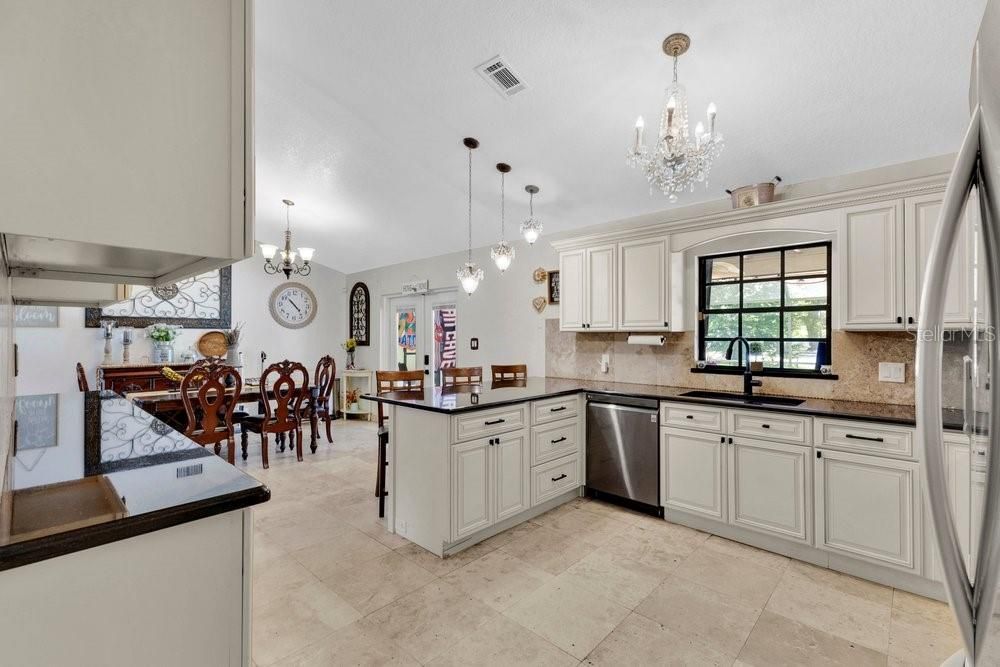 На продажу: $399,000 (3 спален, 2 ванн, 1620 Квадратных фут)