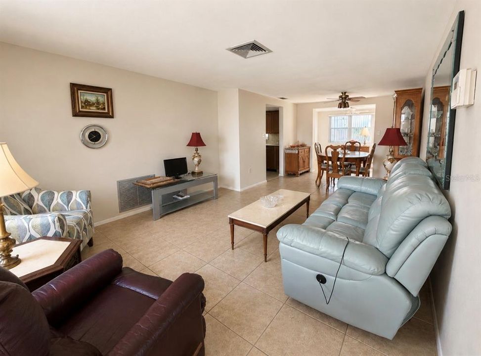 For Sale: $237,500 (2 beds, 2 baths, 1400 Square Feet)