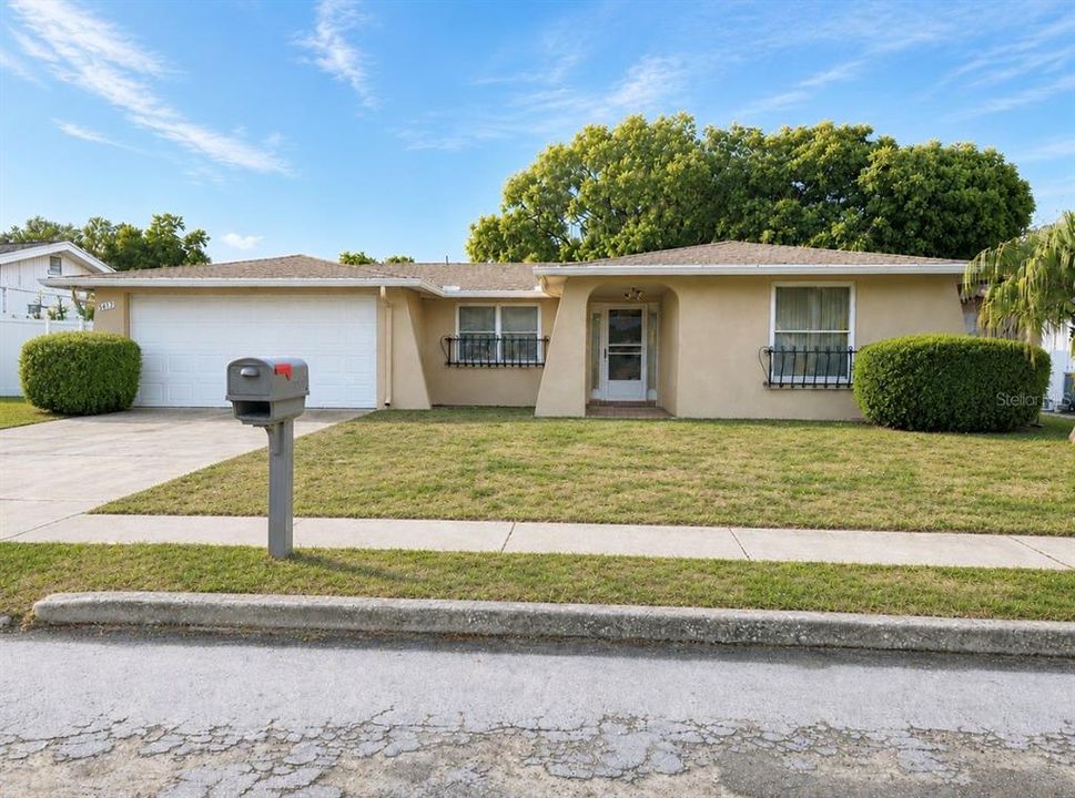 For Sale: $237,500 (2 beds, 2 baths, 1400 Square Feet)