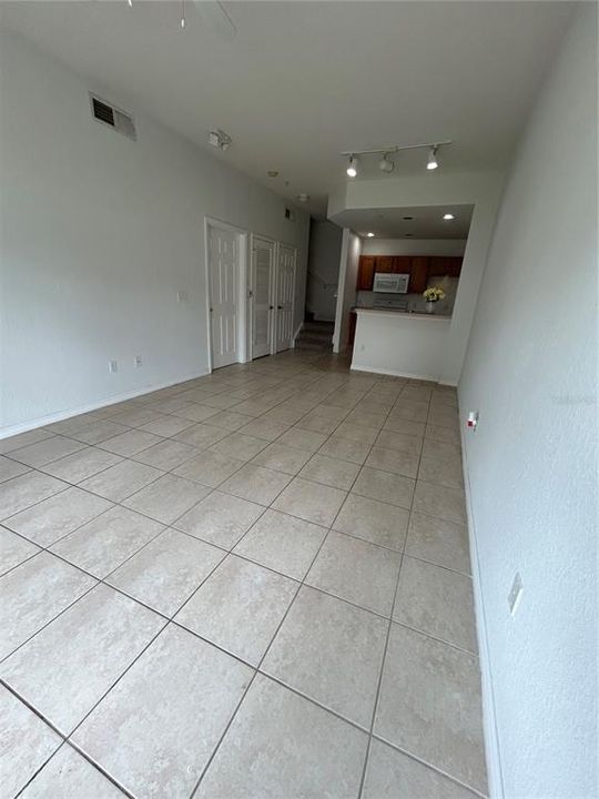 For Sale: $205,000 (3 beds, 2 baths, 1296 Square Feet)