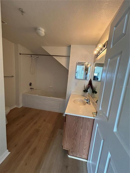 For Sale: $205,000 (3 beds, 2 baths, 1296 Square Feet)