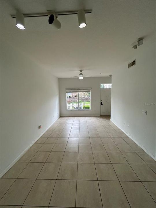 For Sale: $205,000 (3 beds, 2 baths, 1296 Square Feet)