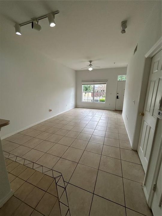For Sale: $205,000 (3 beds, 2 baths, 1296 Square Feet)