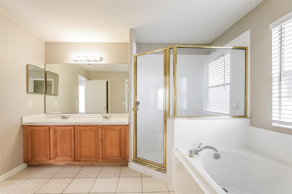 For Sale: $439,900 (3 beds, 2 baths, 2149 Square Feet)