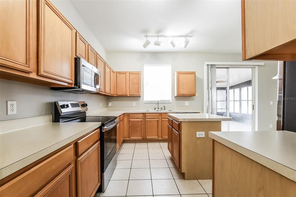 For Sale: $439,900 (3 beds, 2 baths, 2149 Square Feet)