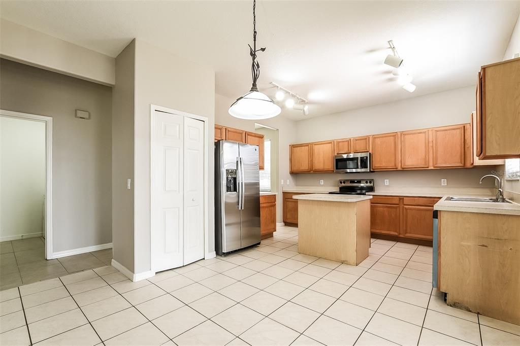 For Sale: $439,900 (3 beds, 2 baths, 2149 Square Feet)