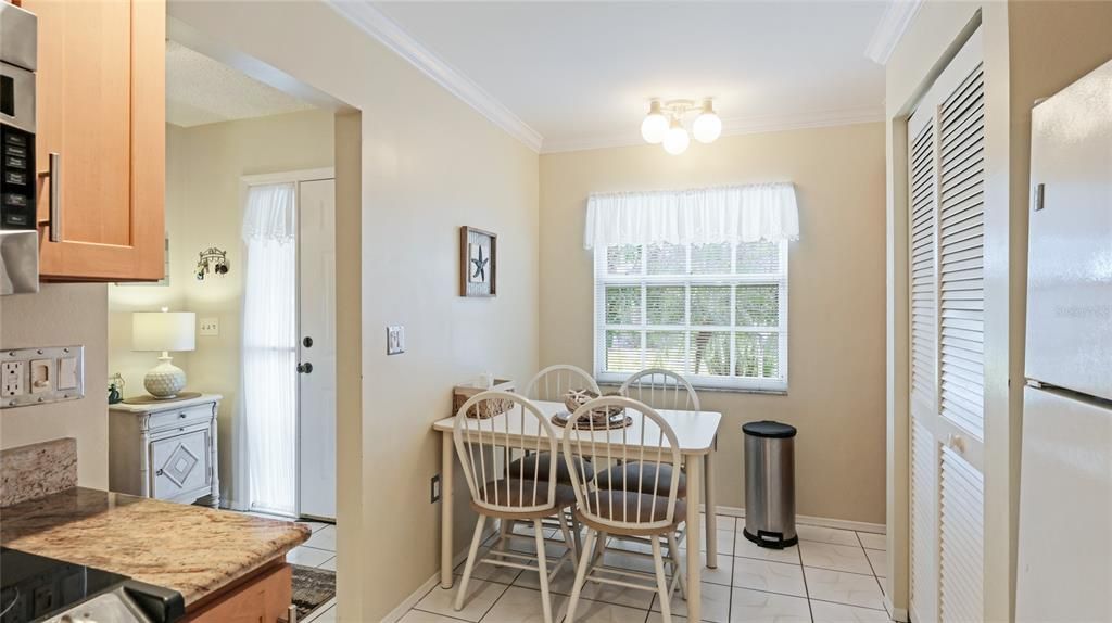 For Sale: $325,000 (2 beds, 2 baths, 1334 Square Feet)