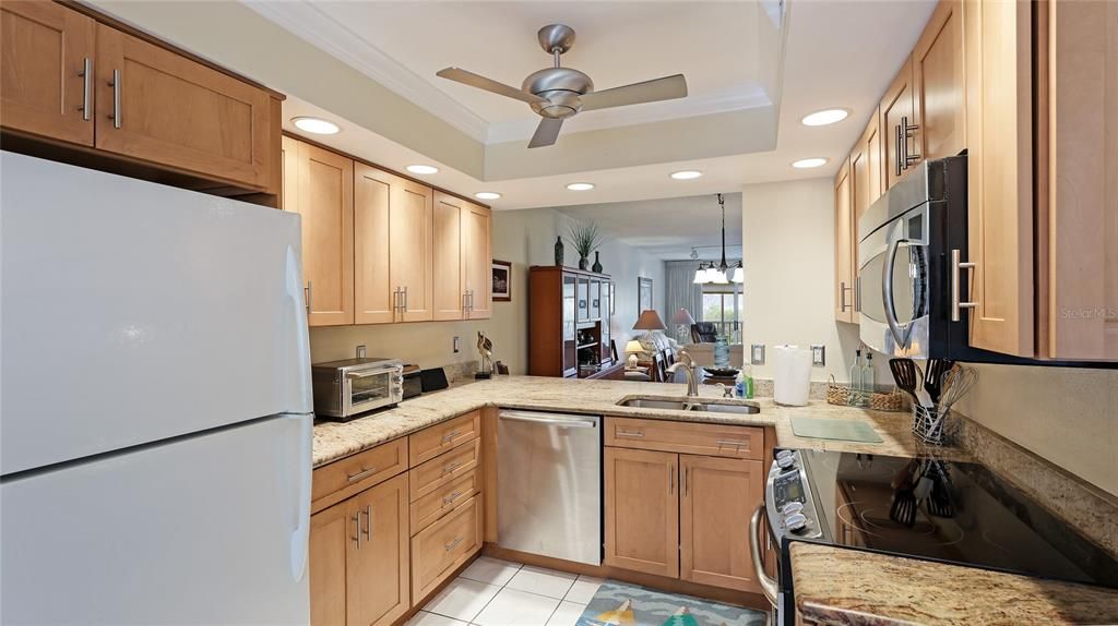 For Sale: $325,000 (2 beds, 2 baths, 1334 Square Feet)