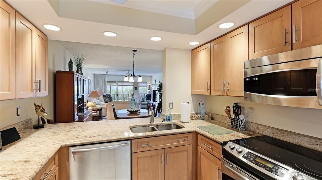 For Sale: $325,000 (2 beds, 2 baths, 1334 Square Feet)