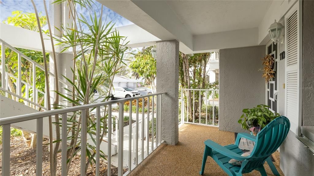 For Sale: $325,000 (2 beds, 2 baths, 1334 Square Feet)