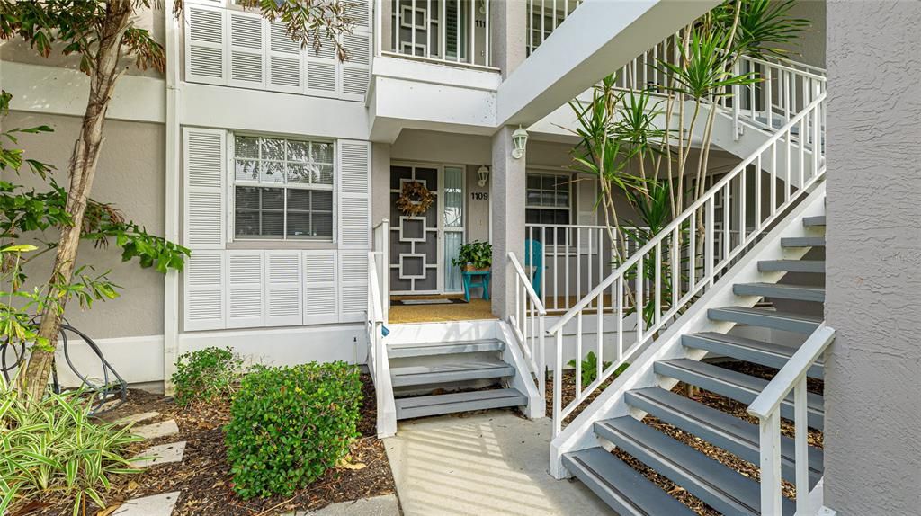 For Sale: $325,000 (2 beds, 2 baths, 1334 Square Feet)