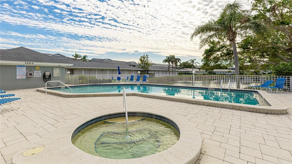For Sale: $325,000 (2 beds, 2 baths, 1334 Square Feet)
