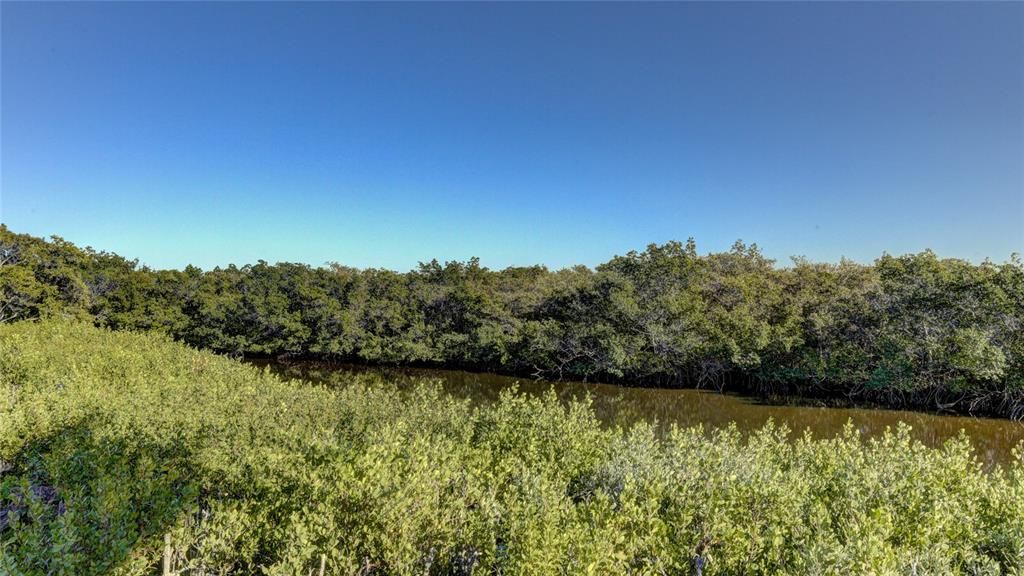For Sale: $325,000 (2 beds, 2 baths, 1334 Square Feet)