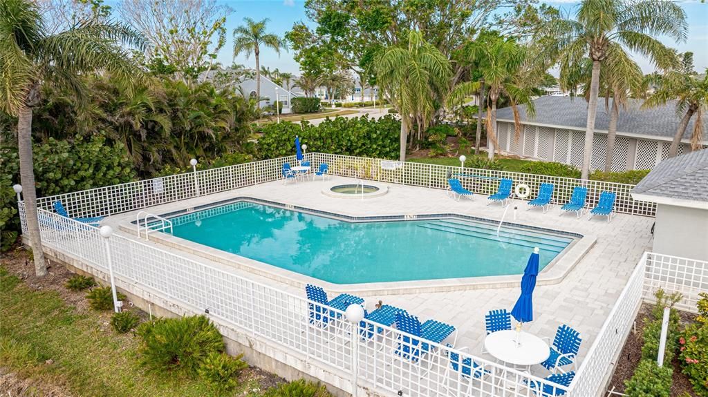For Sale: $325,000 (2 beds, 2 baths, 1334 Square Feet)