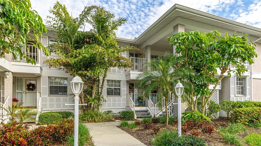 For Sale: $325,000 (2 beds, 2 baths, 1334 Square Feet)