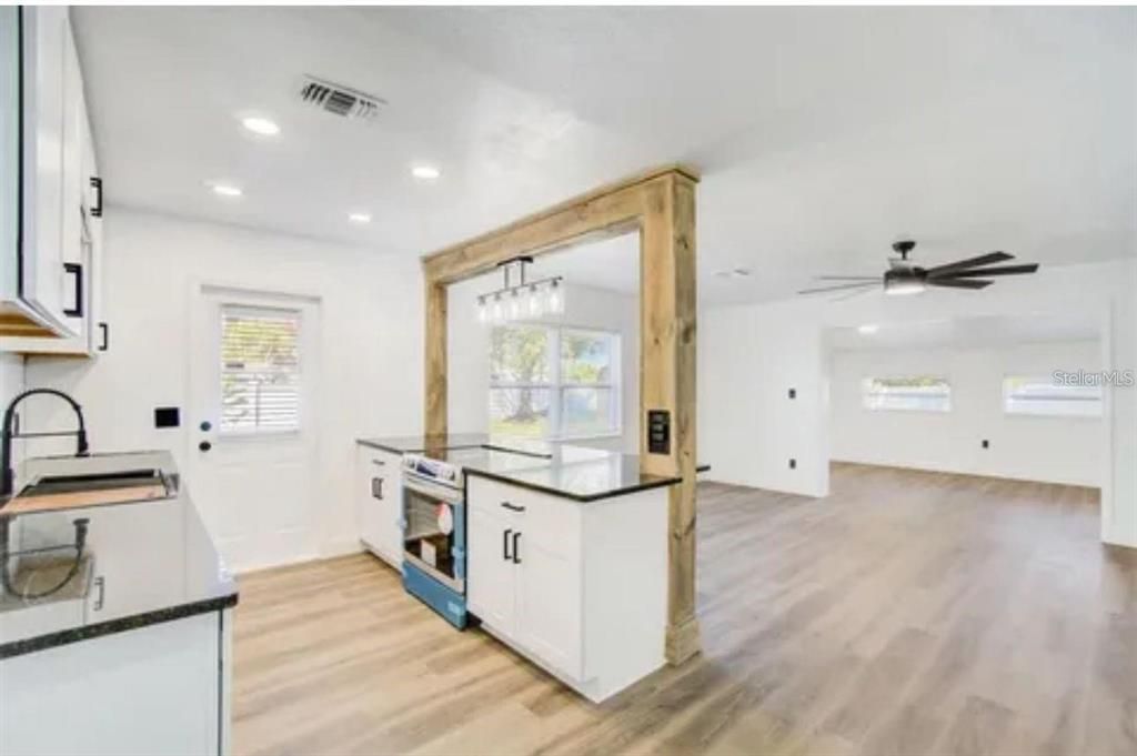 For Rent: $3,000 (3 beds, 2 baths, 1374 Square Feet)