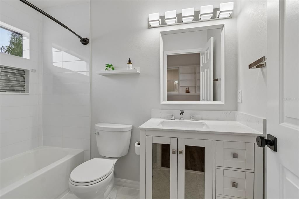 En Venta: $1,095,000 (5 camas, 4 baños, 3514 Pies cuadrados)