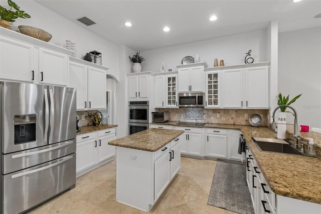 En Venta: $1,095,000 (5 camas, 4 baños, 3514 Pies cuadrados)