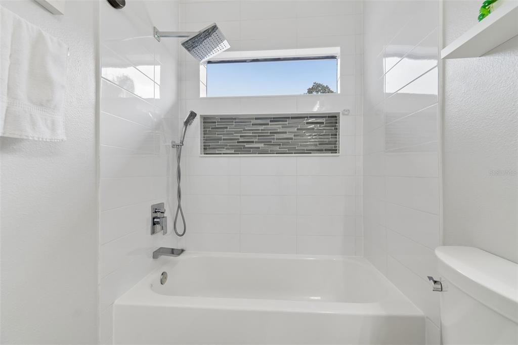 En Venta: $1,095,000 (5 camas, 4 baños, 3514 Pies cuadrados)