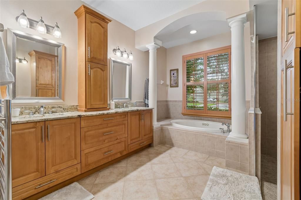 En Venta: $1,095,000 (5 camas, 4 baños, 3514 Pies cuadrados)