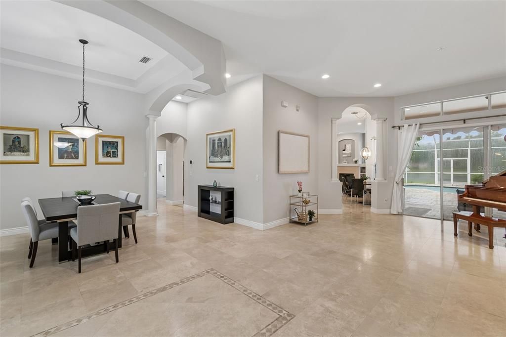 En Venta: $1,095,000 (5 camas, 4 baños, 3514 Pies cuadrados)