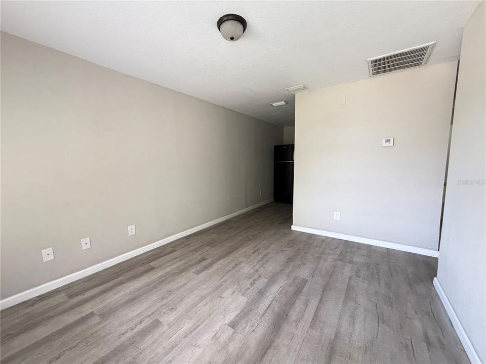 For Rent: $900 (2 beds, 1 baths, 588 Square Feet)