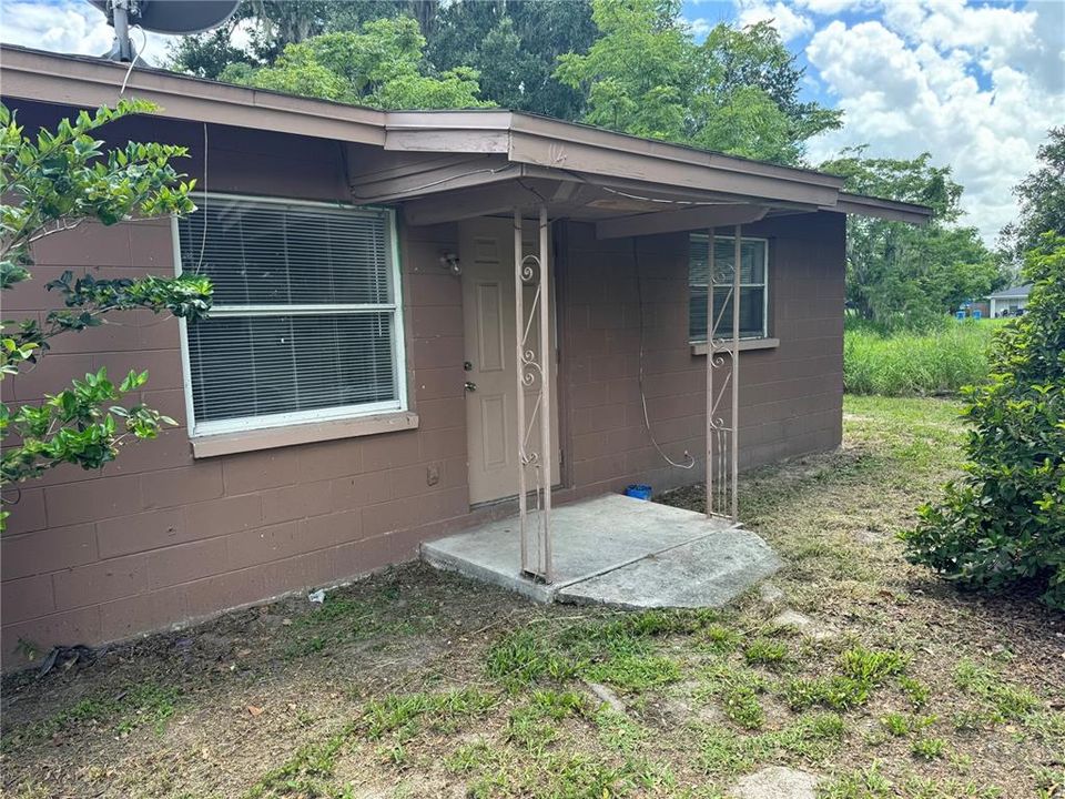 For Rent: $900 (2 beds, 1 baths, 588 Square Feet)