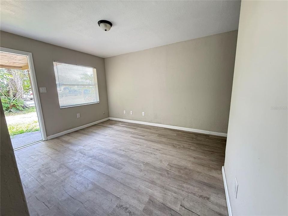 For Rent: $900 (2 beds, 1 baths, 588 Square Feet)