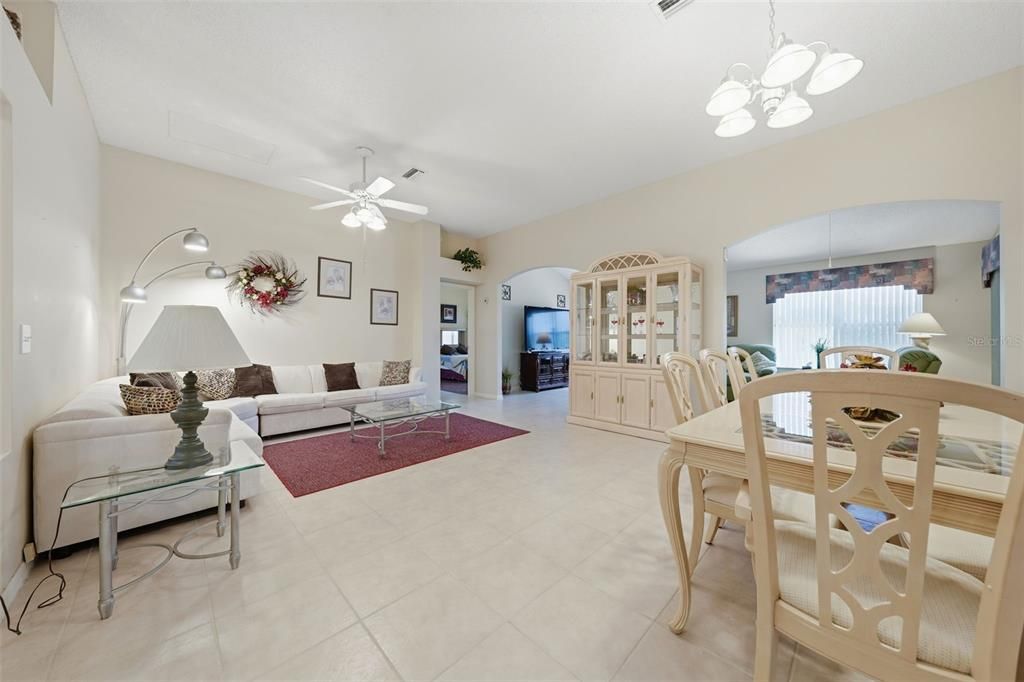 For Sale: $299,000 (2 beds, 2 baths, 1530 Square Feet)