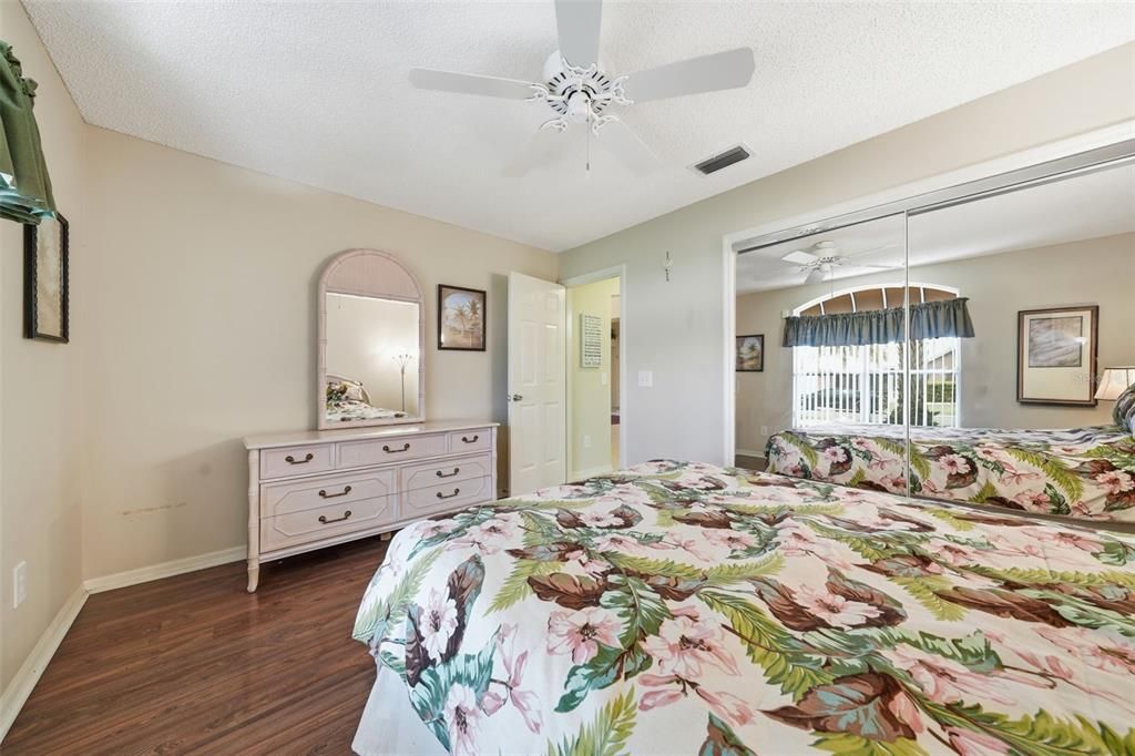 For Sale: $299,000 (2 beds, 2 baths, 1530 Square Feet)