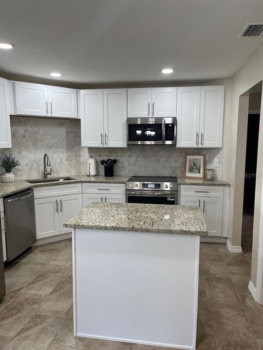 Activo con contrato: $325,000 (3 camas, 2 baños, 1730 Pies cuadrados)