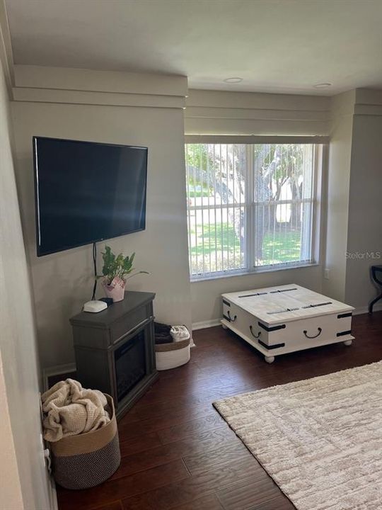 Activo con contrato: $325,000 (3 camas, 2 baños, 1730 Pies cuadrados)