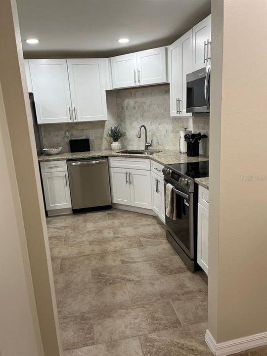 Activo con contrato: $325,000 (3 camas, 2 baños, 1730 Pies cuadrados)
