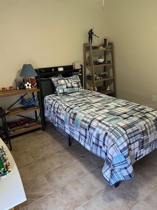 Activo con contrato: $325,000 (3 camas, 2 baños, 1730 Pies cuadrados)