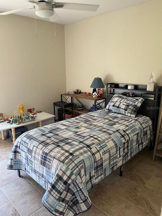 Activo con contrato: $325,000 (3 camas, 2 baños, 1730 Pies cuadrados)