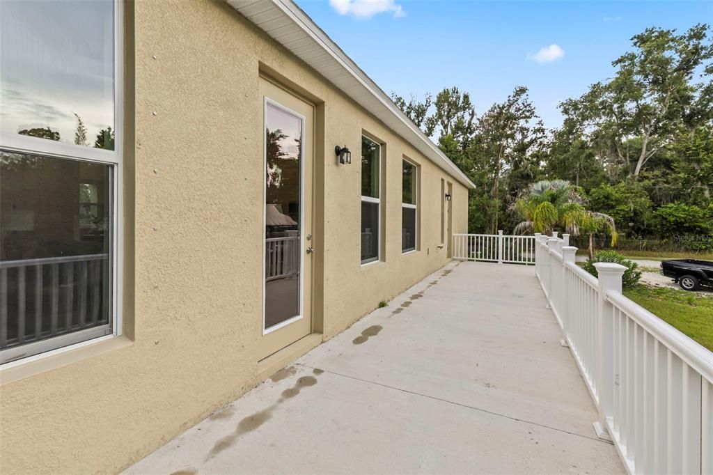 En Venta: $715,000 (4 camas, 3 baños, 2000 Pies cuadrados)