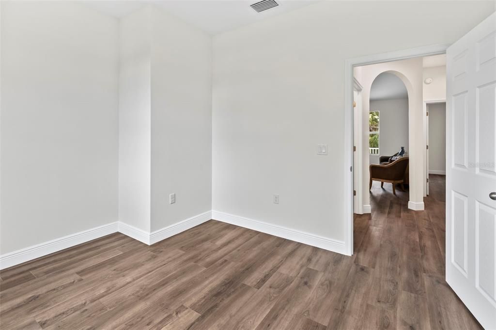 En Venta: $715,000 (4 camas, 3 baños, 2000 Pies cuadrados)