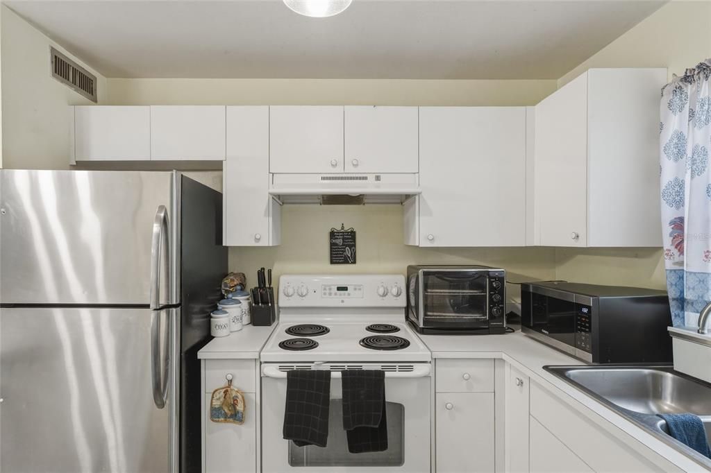 For Sale: $218,000 (3 beds, 2 baths, 1014 Square Feet)