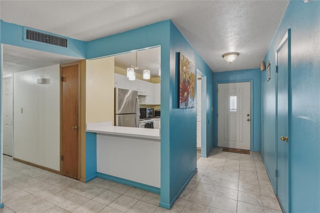 For Sale: $218,000 (3 beds, 2 baths, 1014 Square Feet)