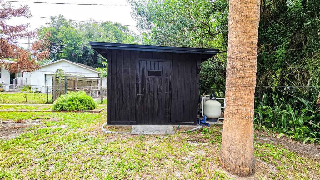 For Sale: $254,900 (3 beds, 2 baths, 912 Square Feet)