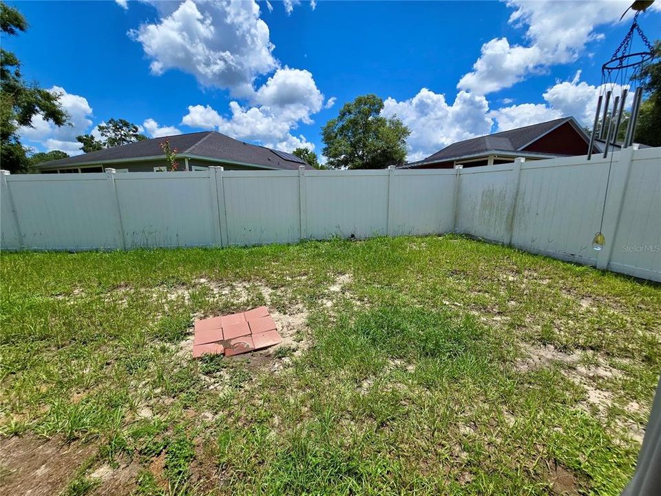 На продажу: $299,990 (4 спален, 2 ванн, 1602 Квадратных фут)