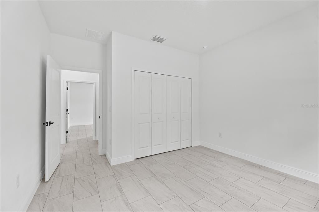 En Venta: $285,000 (4 camas, 2 baños, 1661 Pies cuadrados)