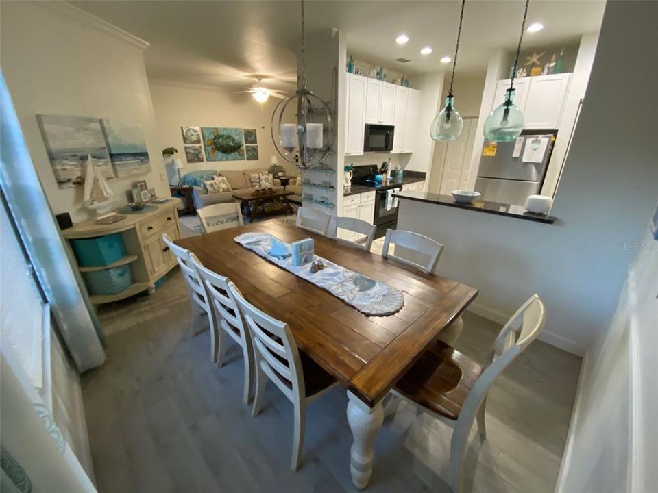 For Rent: $2,500 (3 beds, 2 baths, 1350 Square Feet)
