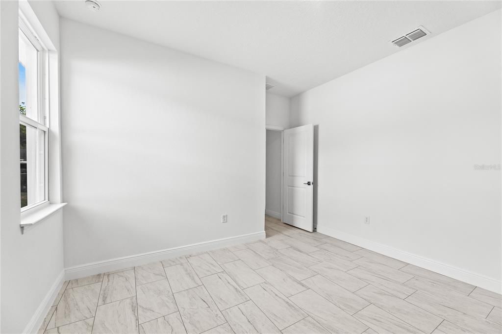En Venta: $305,000 (4 camas, 3 baños, 1827 Pies cuadrados)