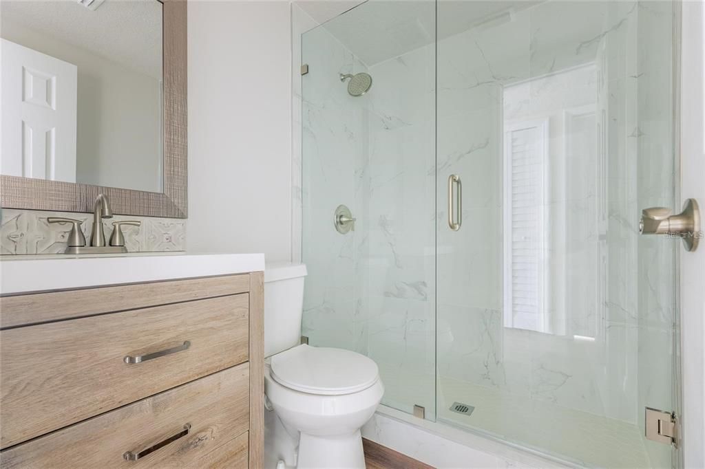 For Sale: $180,000 (2 beds, 1 baths, 816 Square Feet)